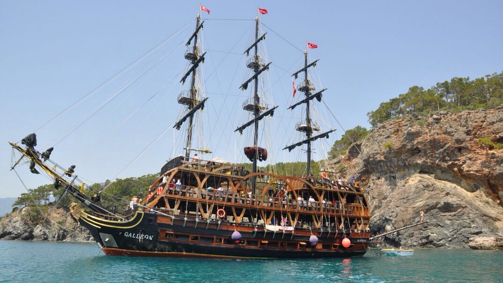 Прогулка на Пиратской Яхте (Galleon) из Кемера