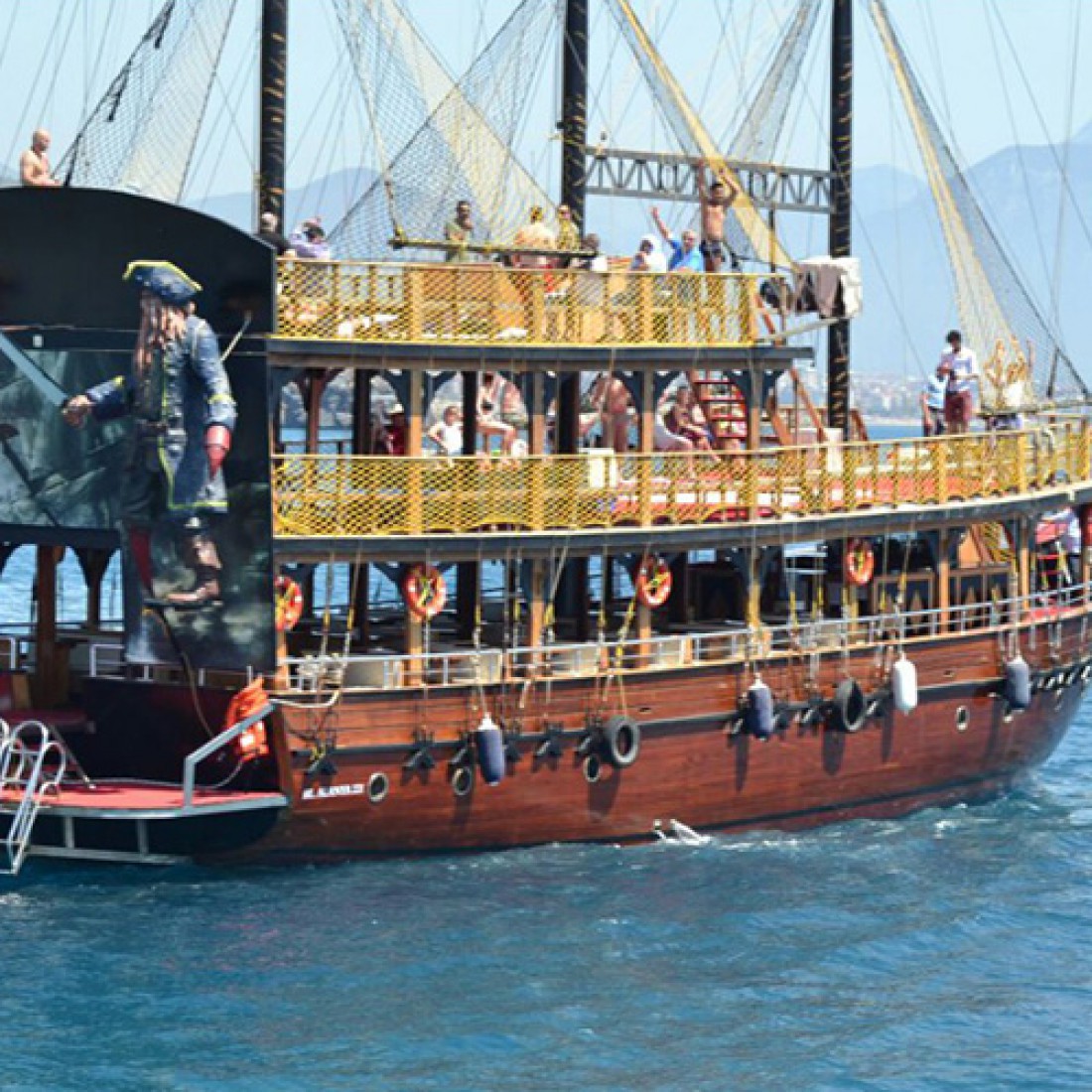 Прогулка на Пиратской Яхте (Galleon) из Анталии